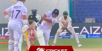 ENG vs PAK: बेन स्टोक्स का छूटा बल्ला पहुंचा लेग अंपायर तक  