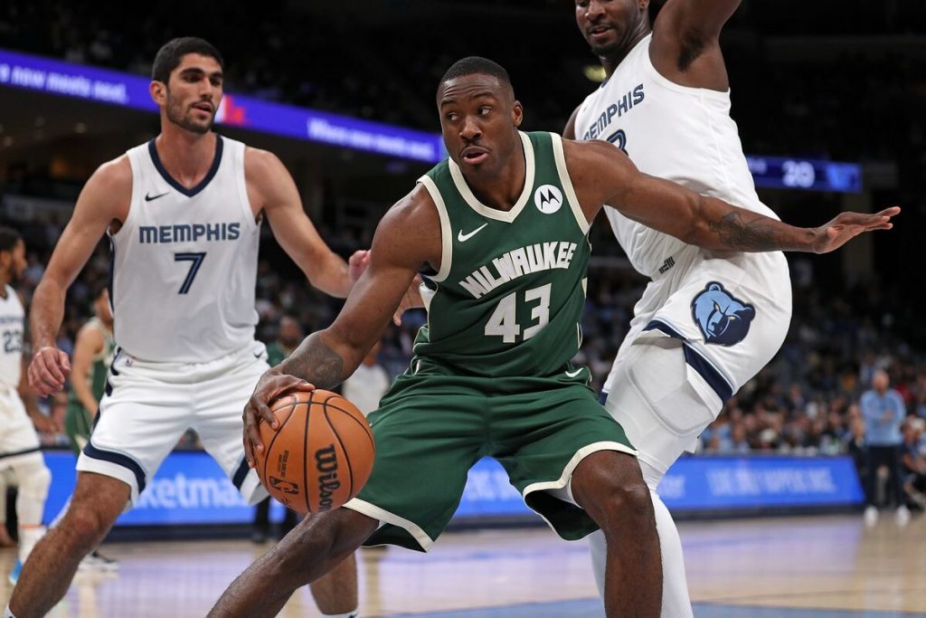 Milwaukee Bucks vs Memphis Grizzlies: Prediction (2024)  
