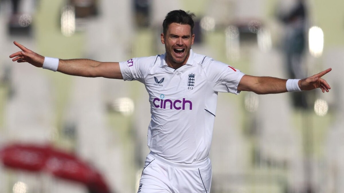 England's James Anderson Touches 700 Test Wickets  