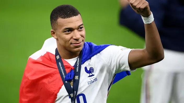 Kylian Mbappé Biography: All About The Rising Star Kylian Mbappé Biography: All About The Rising Star