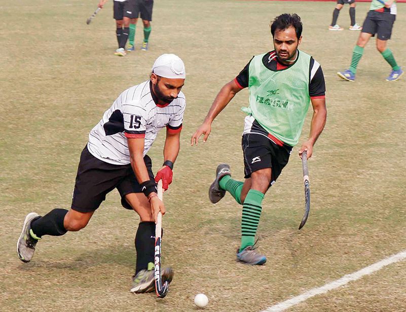 हॉकी मीट: डिफेंडिंग चैंपियन कॉर्प्स ऑफ सिग्नल से आरसीएफ कपूरथला आगे  