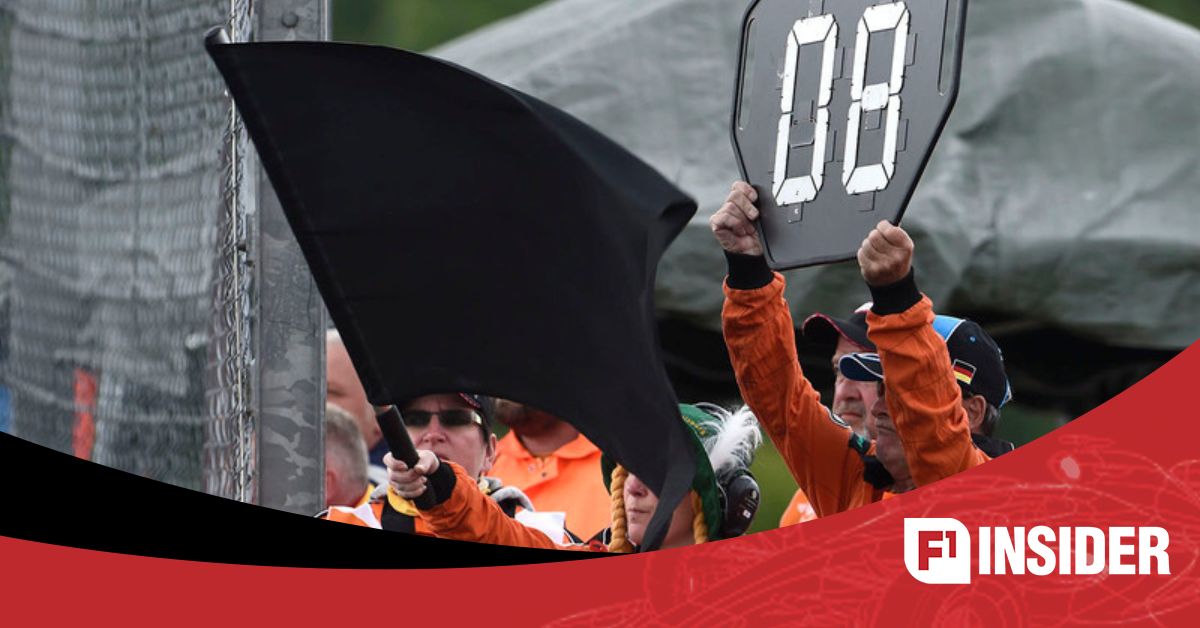 Black Flag Meaning in F1? | Formula 1 में काले झंडे का मतलब  