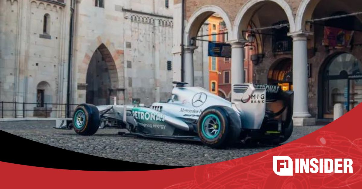 Lewis Hamilton की Mercedes W04 18.8 मिलियन डॉलर में बिकी  