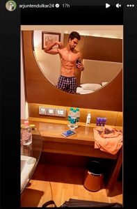 Arjun Tendulkar's abs raises the heat on insta - See Pic!  