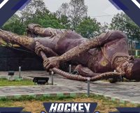 टूटी हॉकी खिलाड़ी की 40 फीट की मूर्ति, शुरू हुई जांच  