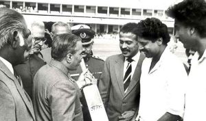 Cricket and Politics: Top 5 politicians who love cricket!  