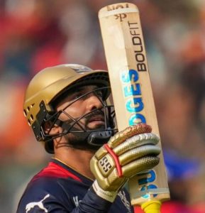 TOP 10 Indian cricketers & the most costly thing they own  