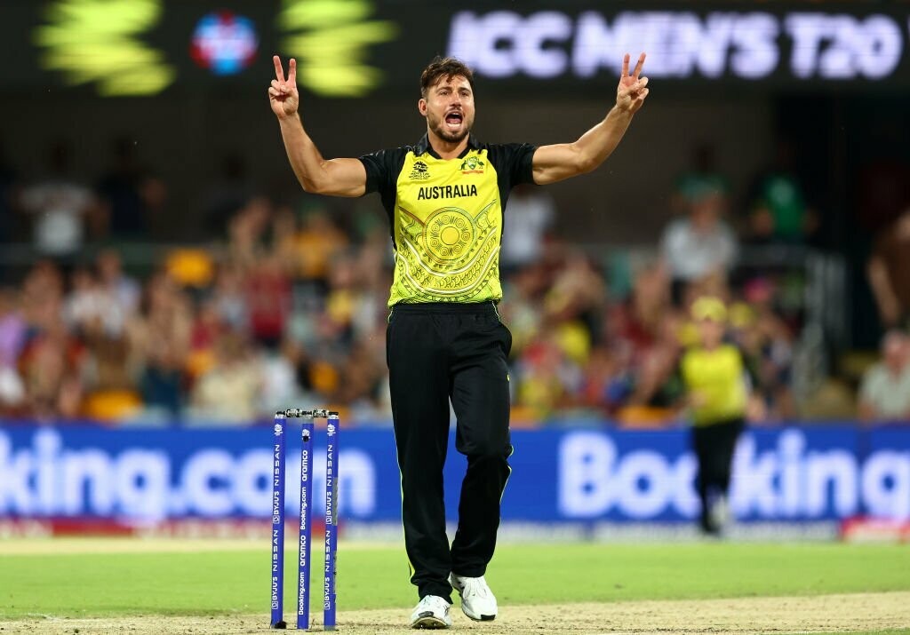 Marcus Stoinis Returns To Australia for World Cup Clash  