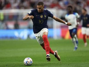 Top 10 most expensive football transfers in the history!  