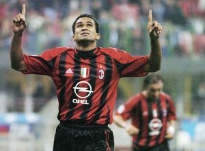 Check-Out the list of 15 footballers died on the pitch!  