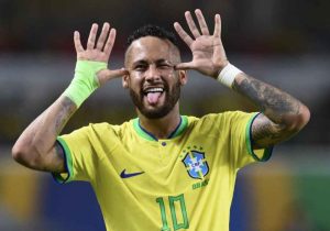 Top 10 most expensive football transfers in the history!  