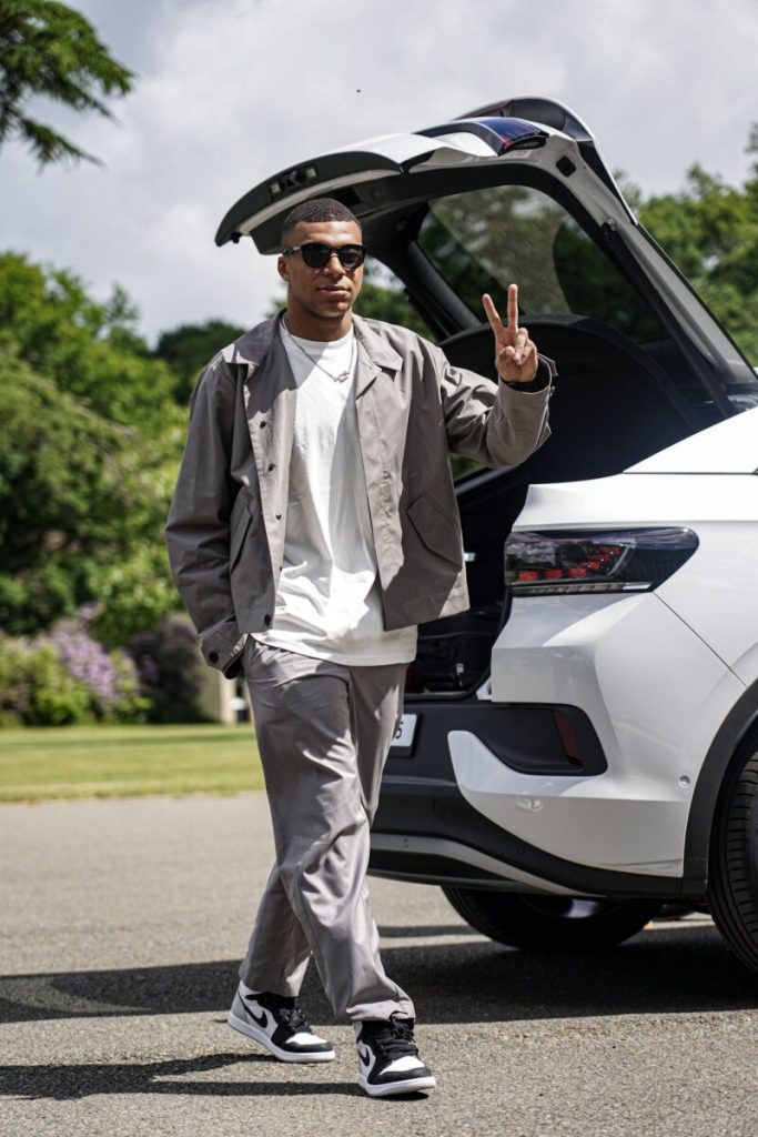 Kylian Mbappé Biography: All About The Rising Star Kylian Mbappé Biography: All About The Rising Star