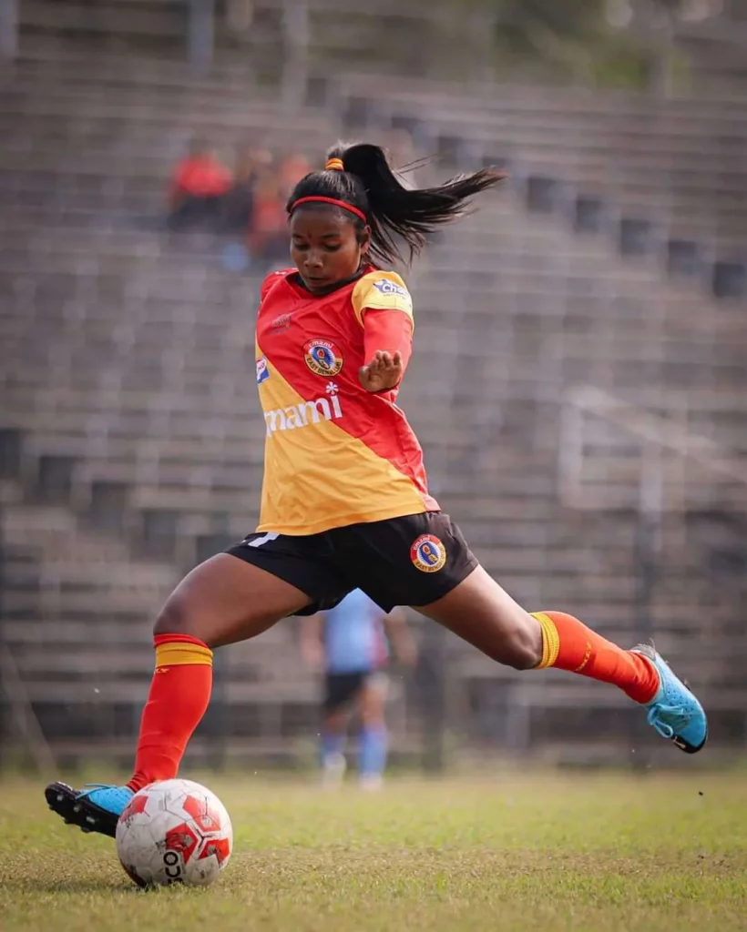 Mousumi Murmu Biography: The dreams of admirable earnings  