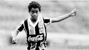 The tale of Ronaldinho and how he ruined his fine career  