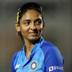 Top 10 most popular sports personalities in India  