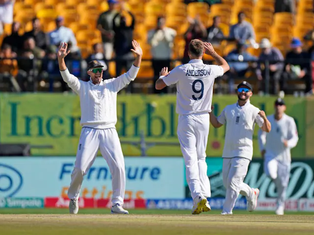 James Anderson reaches 700 Test Wickets  