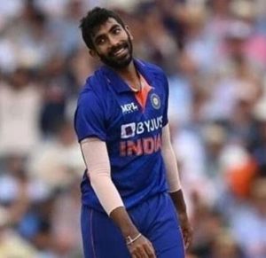 TOP 10 Indian cricketers & the most costly thing they own  