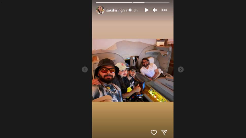 MS Dhoni, Rishabh travel back to India from Dubai MS Dhoni, Rishabh travel back to India from Dubai