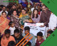 कमल कप का फाइनल मंदरौद ने जीता, एक्ट्रेस शिल्पा ने दी विजेता को ट्रॉफी  