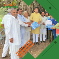 गनोड़ा गांव में बांटे गए बालिकाओं को कबड्डी के खेल किट  