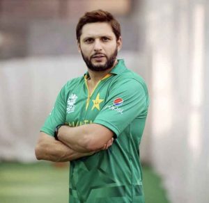 Top 10 MOST handsome cricketers in the world with pics!  