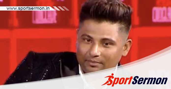 Cricketer Sarfaraz Khan recites father's poem on his debut  