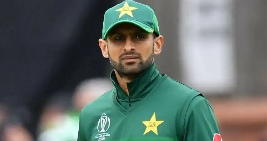 Shoaib Malik Biography : Career, Personal Life, Awards  