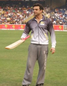 Find Out! Which Bollywood actors love cricket  