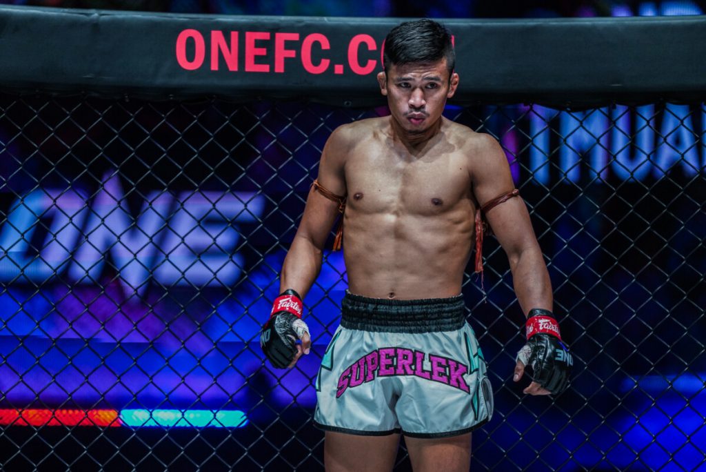 Superlek set to defend his world title against Segawa  