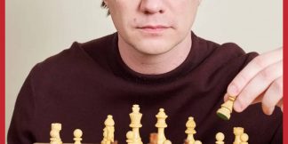 Playing Chess by Yourself | अकेले शतरंज खेलने के फायदे  