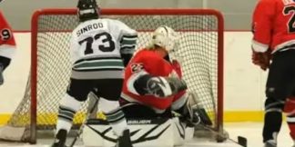 82 साल की बुजुर्ग महिला ने खेला Hockey, बना दिया वर्ल्ड रिकार्ड  