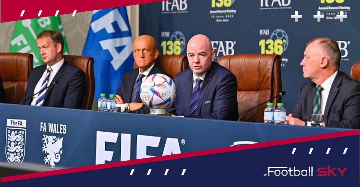 फुटबॉल संघ मे खिलाडियों के आचरण पर उठाए गए सवाल  