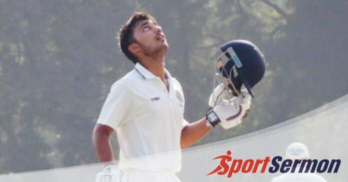 Hyderabad's Agarwal Hits Fastest First-Class Triple Century  