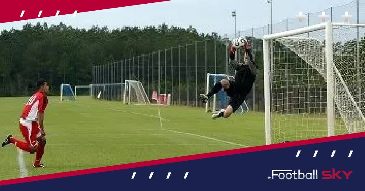 गोलकीपर को गोल रोकने के तरीके  