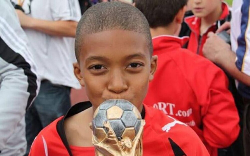 Kylian Mbappé Biography: All About The Rising Star Kylian Mbappé Biography: All About The Rising Star