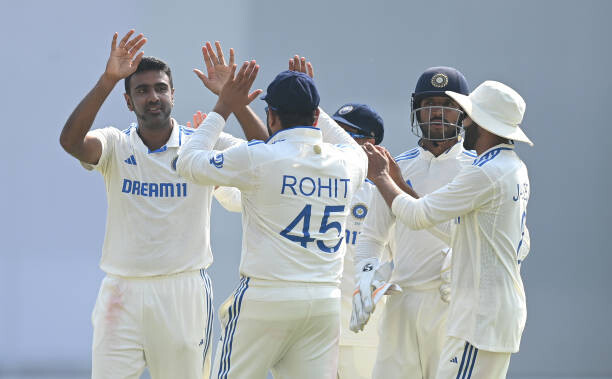 R. Ashwin Departs from 3rd Test Due to Family Reasons R. Ashwin Departs from 3rd Test Due to Family Reasons
