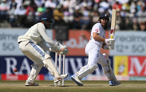 Geoffrey Boycott Blasts England for Entertaining Approch  