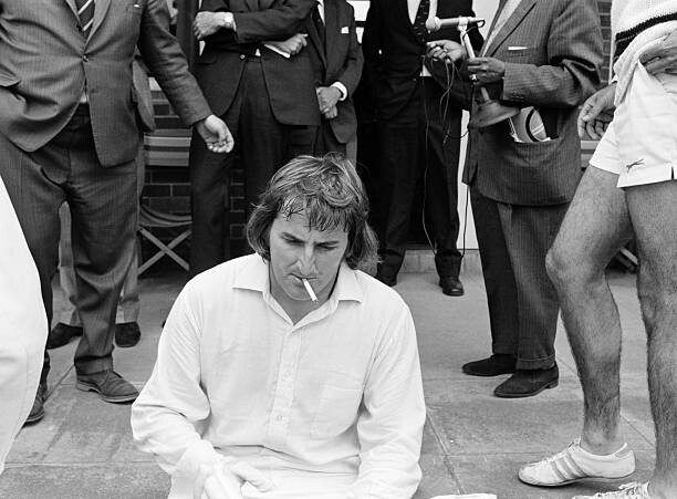 Do Cricketers Smoke? Check Out These Images To Find Out  