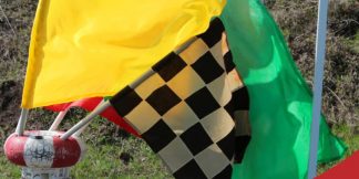 White Flag Mean in F1 | फार्मूला 1 में सफेद झंडे का क्या मतलब है?  