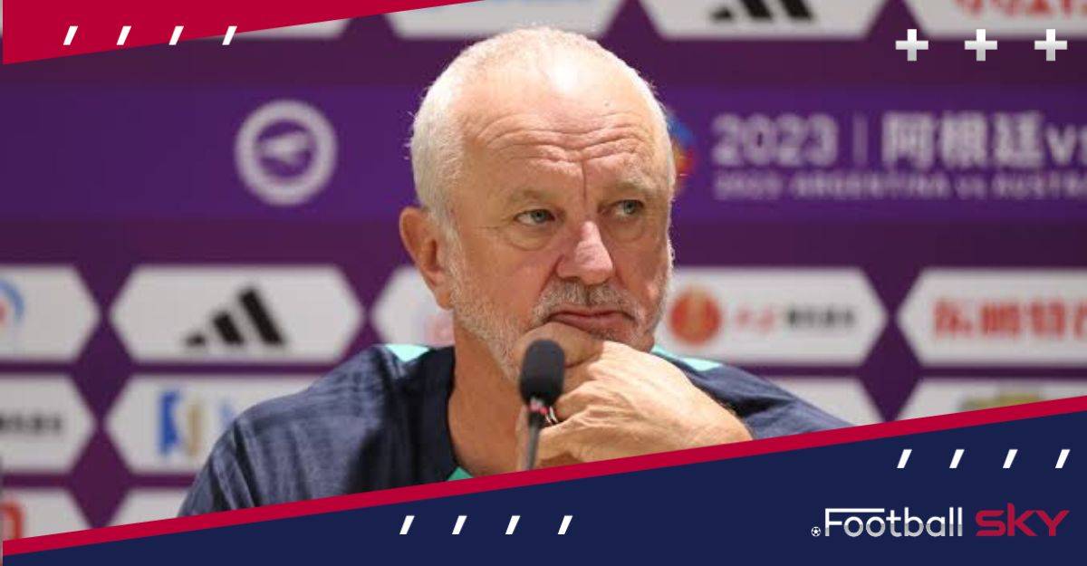 हाइबरनियन टीम ऑस्ट्रेलिया के कोच अर्नोल्ड को लेने की कोशिश  