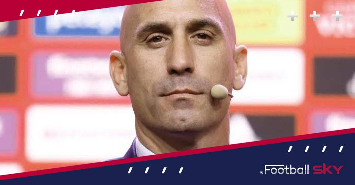 लुइस रुबियल्स ने अपने पद से दिया इस्तीफा  