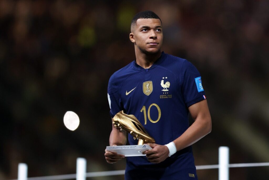 Kylian Mbappé Biography: All About The Rising Star Kylian Mbappé Biography: All About The Rising Star