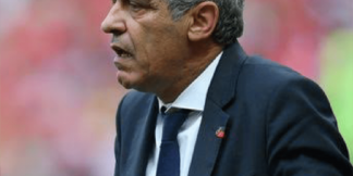 Luis figo ने कहा पोर्चुगल कि इस हार के ज़िम्मेदार केवल कोच संटोस् का है।  