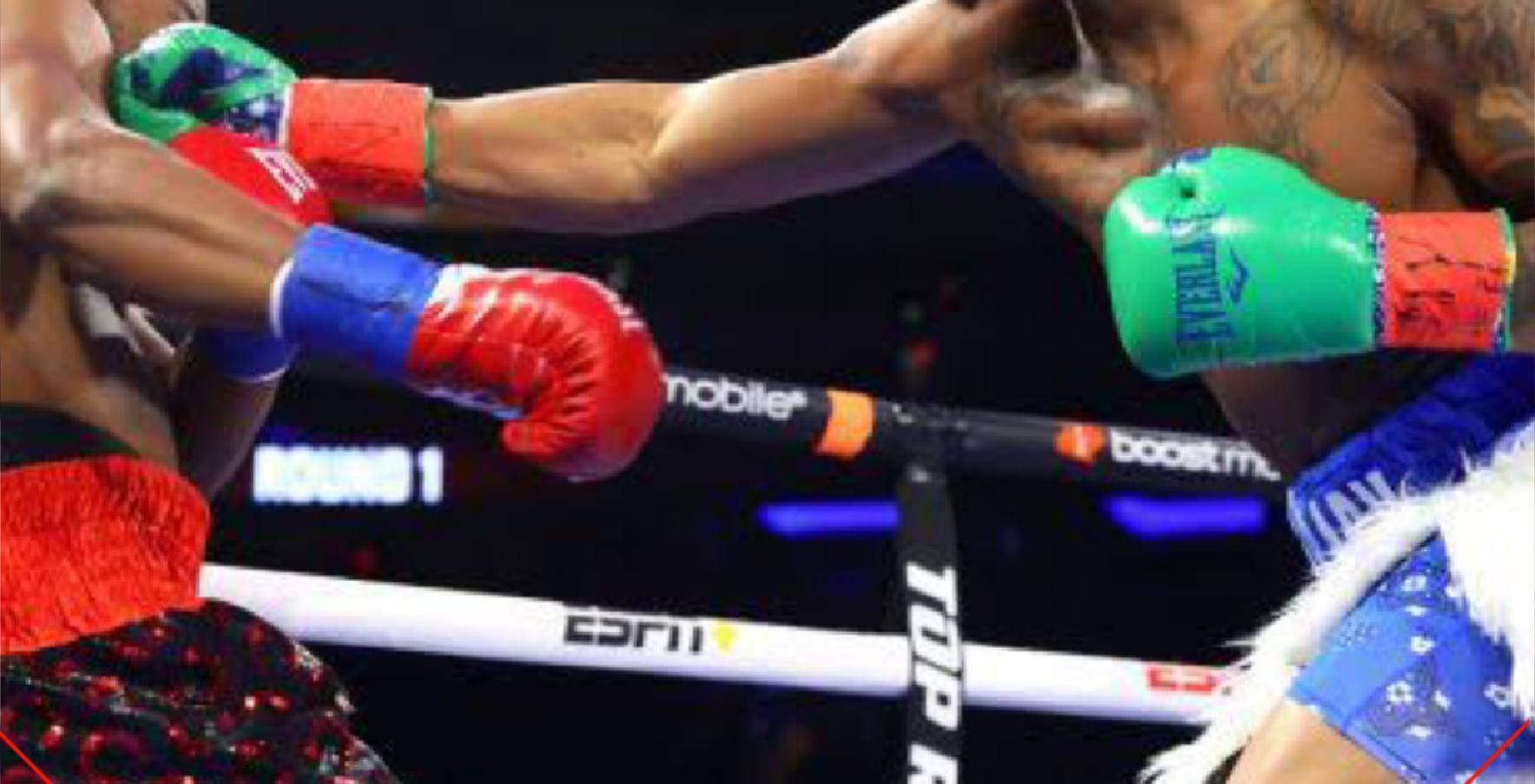 हेवीवेघट् कंटेंडर जरेड एंडरसन ने जैरी फॉरेस्ट को TKO से हराया।  