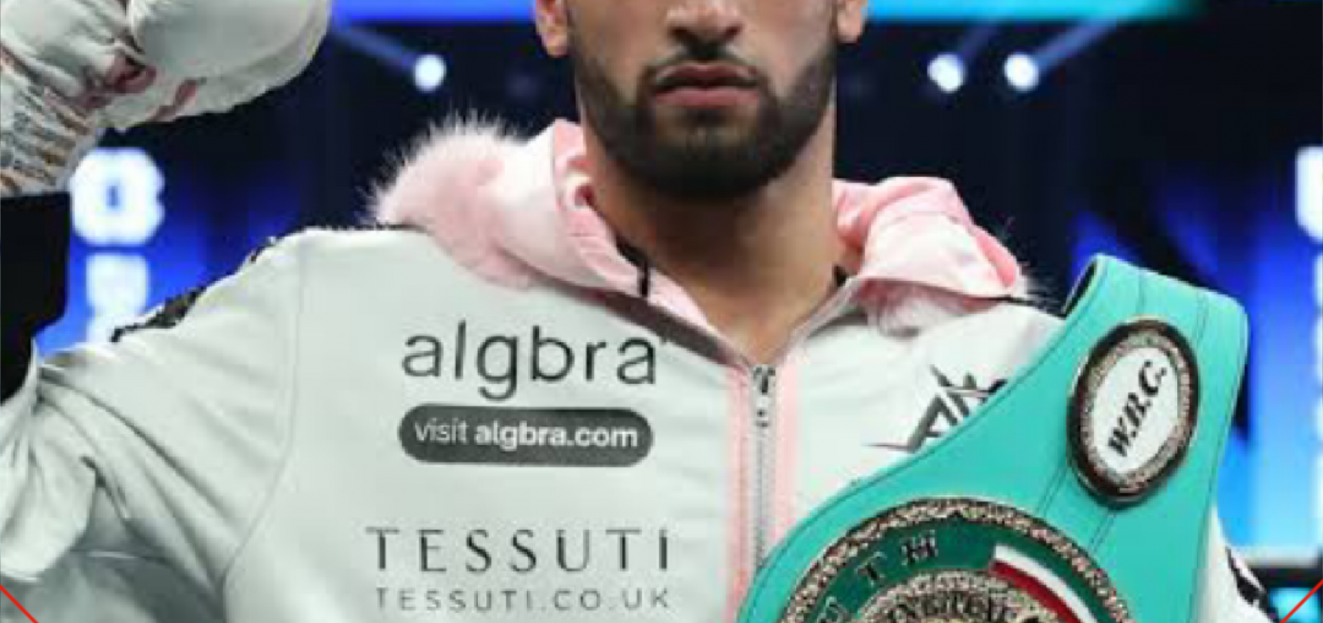 क्या Azim इस तरह के शौकत के हकदार है।  