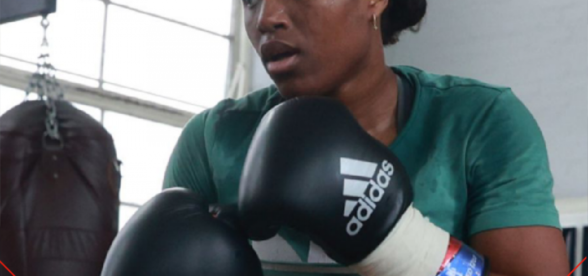 Caroline Dubois ने कहा वो जोनस को हरा सकती है।  