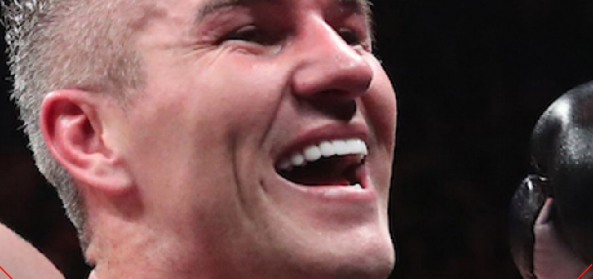 Smith ने रीमैच् क्लॉज़ को किया साइग्न  