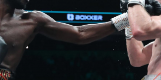 Okolie ने light को हराकर टाइटल को वापिस हासिल किया  