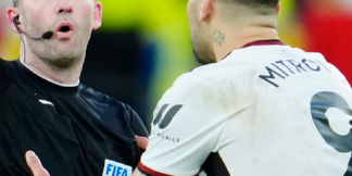 रेफरी को धक्का देने के मामले मे Mitrovic को मिला 8 मैचों का बेन  