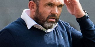 Johnstone ने मेनेजर डेविडसन को दिखाया बाहर का रास्ता  